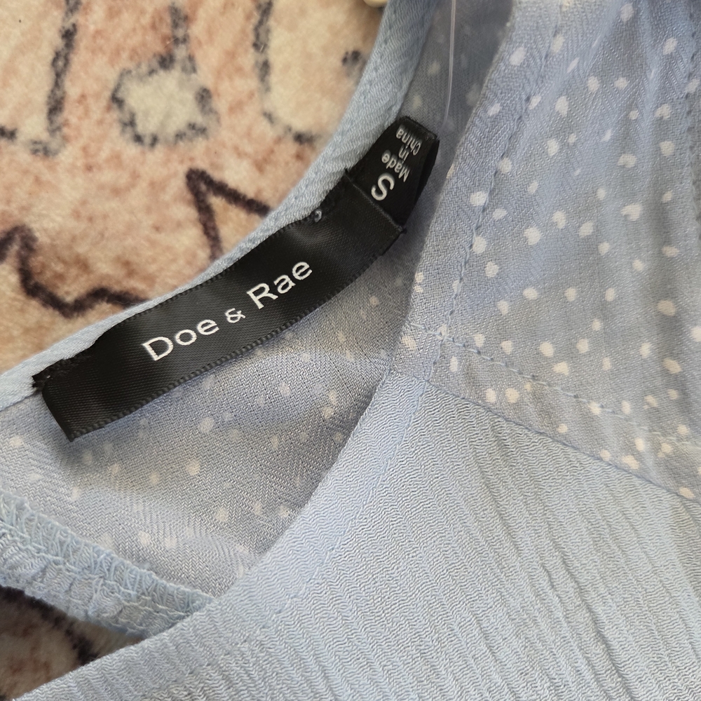 DOE and RAE Light Blue Sleeveless Women's Top - Picture 6 of 6